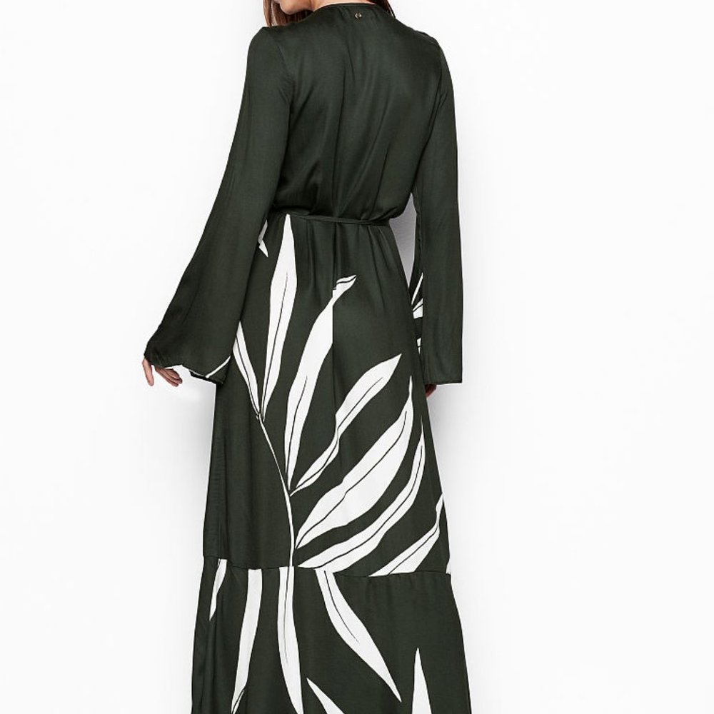 new victoria's secret maaji kimono swim cover s. It was too long for me.